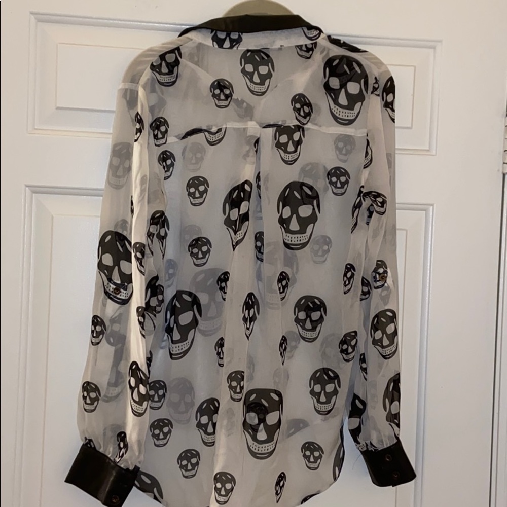 ( 77 Likes!! ) Skull 💀 button down w/a spiked neckline-goth/edgy - Picture 6 of 6